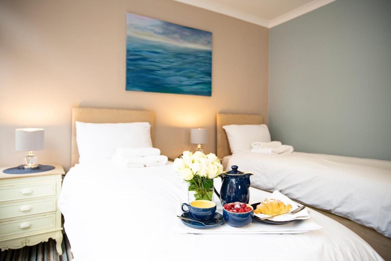 Seafarer'S View - 6 Bedroom Townhouse In Cowes, Parking & Seaviews. Cowes  Kültér fotó