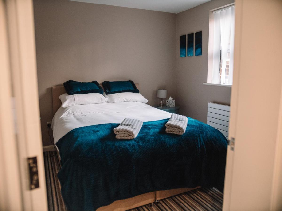 Seafarer'S View - 6 Bedroom Townhouse In Cowes, Parking & Seaviews. Cowes  Kültér fotó